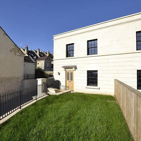 Fantastic 3-Bed House With Parking Villa Bath Exterior photo