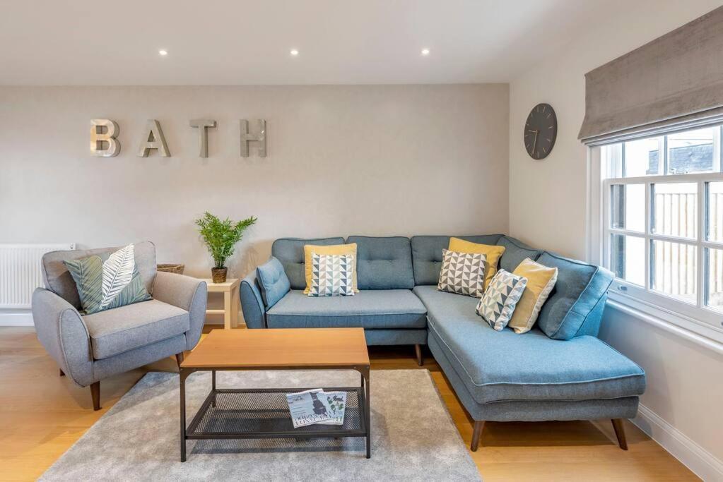 Fantastic 3-Bed House With Parking Villa Bath Exterior photo